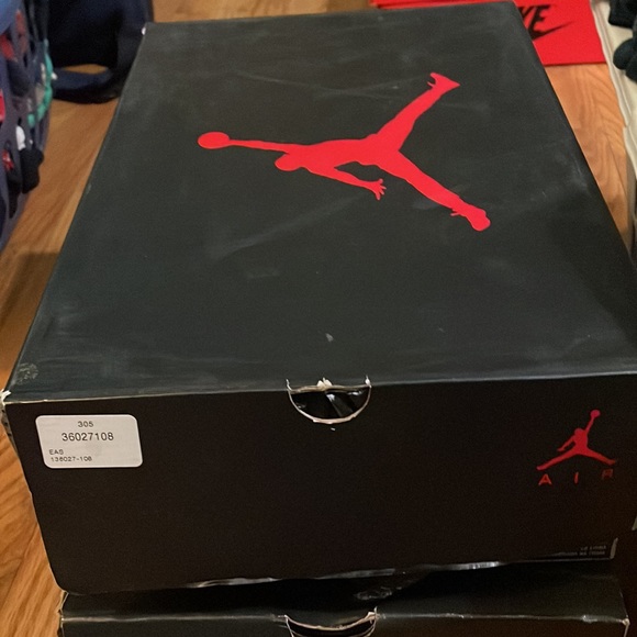 Jordan 5 “GRAPES” size 10. Excellent care & kept in box - Picture 6 of 7